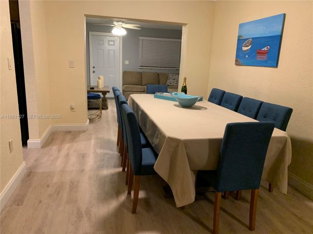 Дом в аренду по адресу 2221 NW 196th Ter 2221 - фото 7479719