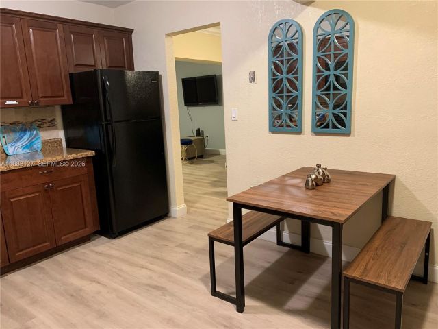 Дом в аренду по адресу 2221 NW 196th Ter 2221 - фото 7479721