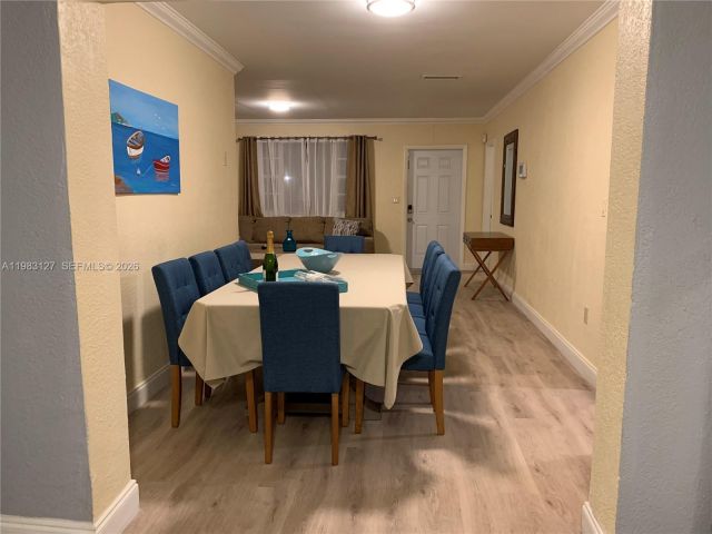 Дом в аренду по адресу 2221 NW 196th Ter 2221 - фото 7479722