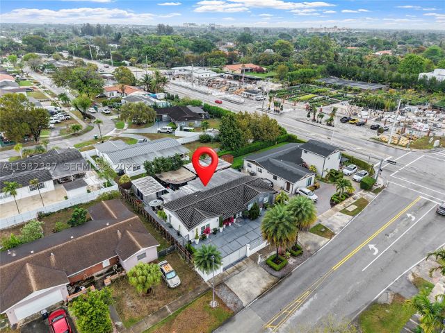Продажа дома по адресу 12721 SW 47th St - фото 9232768