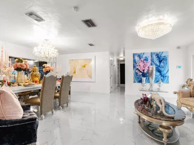 Продажа дома по адресу 12721 SW 47th St - фото 9232700