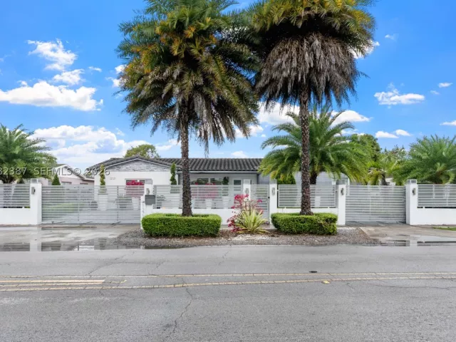 Продажа дома по адресу 12721 SW 47th St - фото 9232677