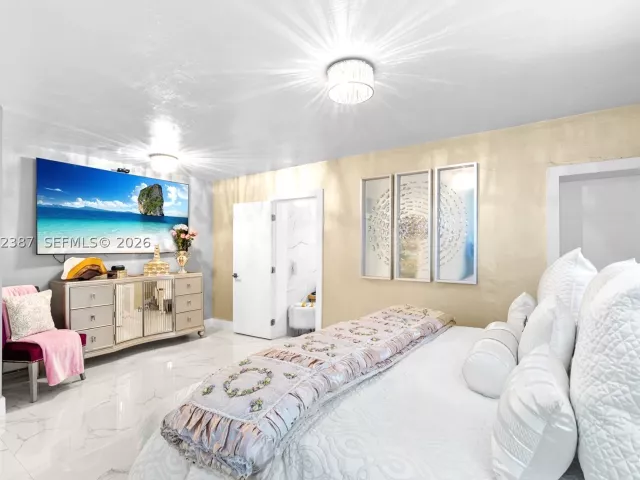 Продажа дома по адресу 12721 SW 47th St - фото 9232723