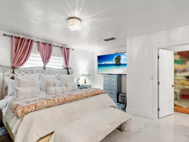 Продажа дома по адресу 12721 SW 47th St - фото 9232725