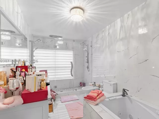 Продажа дома по адресу 12721 SW 47th St - фото 9232727