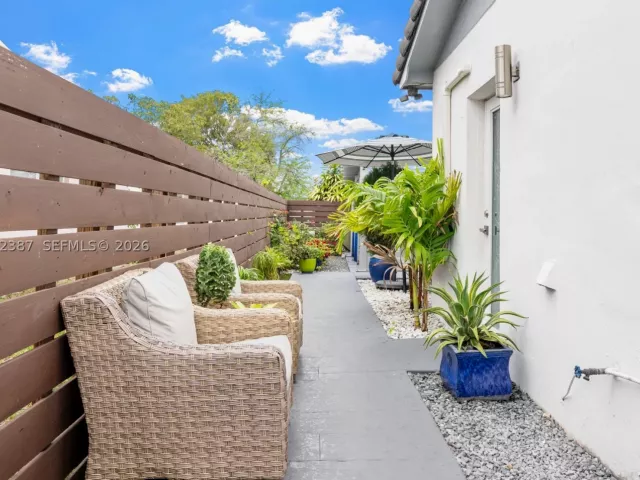 Продажа дома по адресу 12721 SW 47th St - фото 9232734