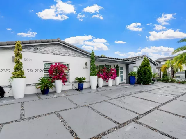 Продажа дома по адресу 12721 SW 47th St - фото 9232680