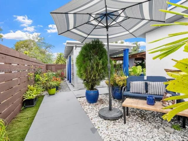 Продажа дома по адресу 12721 SW 47th St - фото 9232740