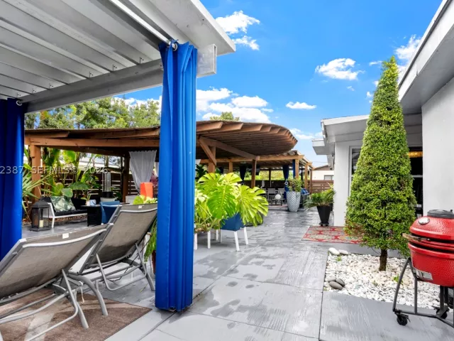Продажа дома по адресу 12721 SW 47th St - фото 9232742