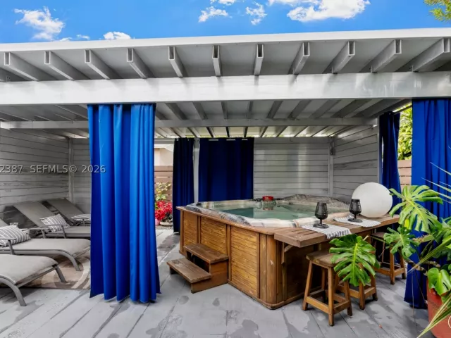 Продажа дома по адресу 12721 SW 47th St - фото 9232745