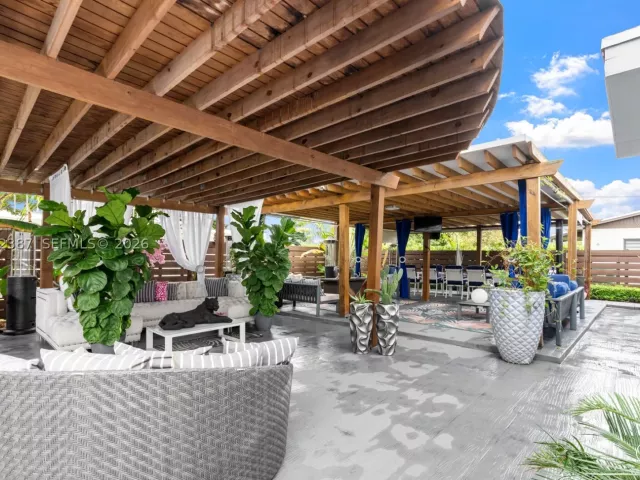 Продажа дома по адресу 12721 SW 47th St - фото 9232750