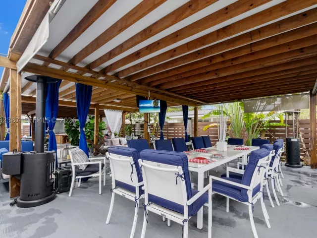 Продажа дома по адресу 12721 SW 47th St - фото 9232756