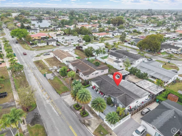 Продажа дома по адресу 12721 SW 47th St - фото 9232813