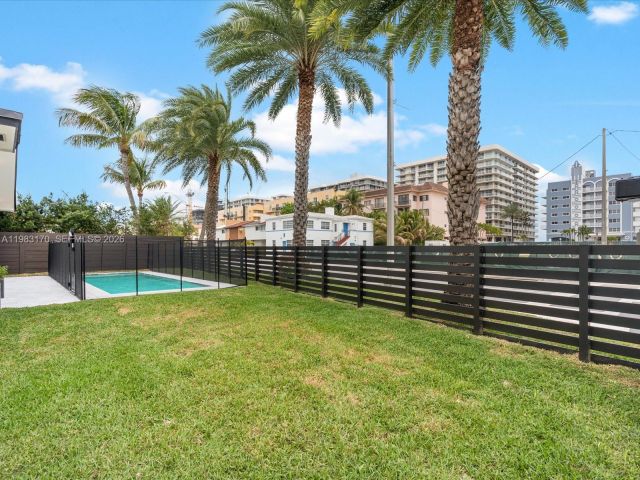 Продажа дома по адресу 301 88th St - фото 7467112