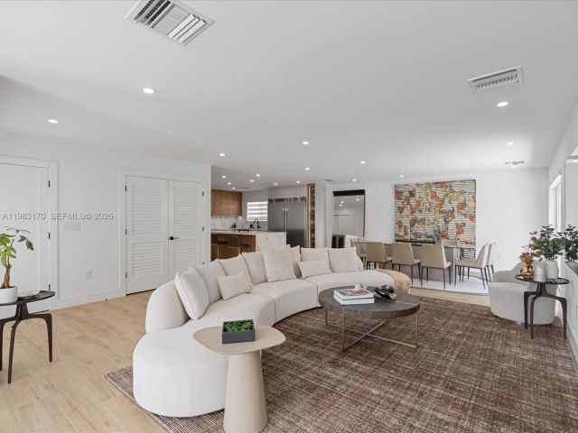 Продажа дома по адресу 301 88th St - фото 7467120