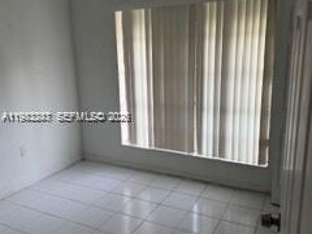 Продажа дома по адресу 20610 SW 120th Pl - фото 7501707