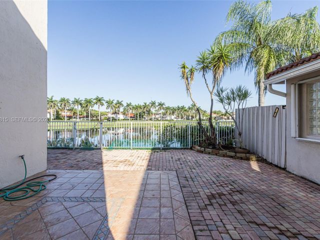 Дом в аренду по адресу 1560 Seagrape Way - фото 7472795