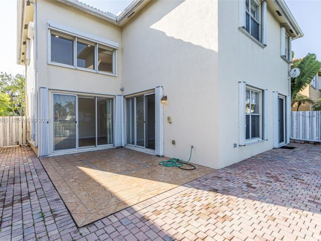 Дом в аренду по адресу 1560 Seagrape Way - фото 7472796