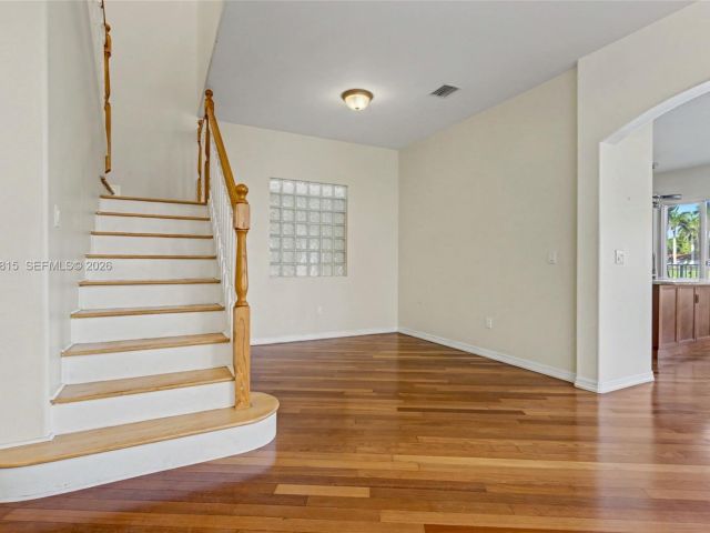 Дом в аренду по адресу 1560 Seagrape Way - фото 7472801