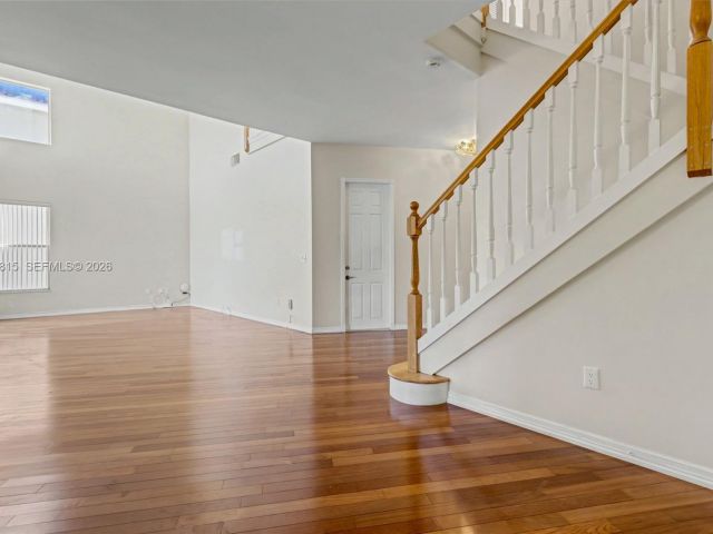 Дом в аренду по адресу 1560 Seagrape Way - фото 7472802