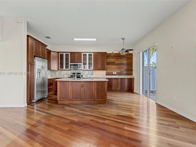 Дом в аренду по адресу 1560 Seagrape Way - фото 7472804