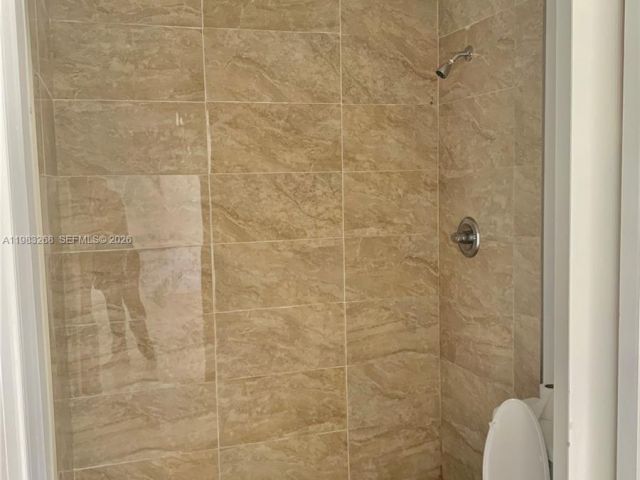 Дом в аренду по адресу 9798 SW 158th St - фото 7509208