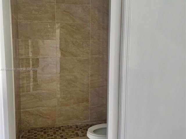 Дом в аренду по адресу 9798 SW 158th St - фото 7509210