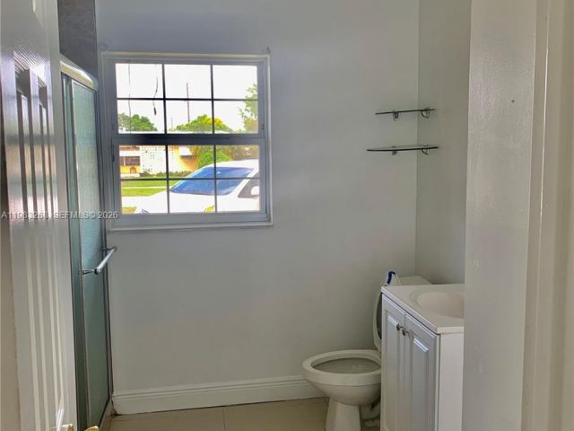 Дом в аренду по адресу 9798 SW 158th St - фото 7509213