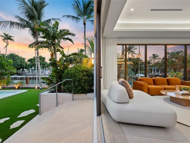 Дом в аренду по адресу 1200 NE 87th St - фото 7466170