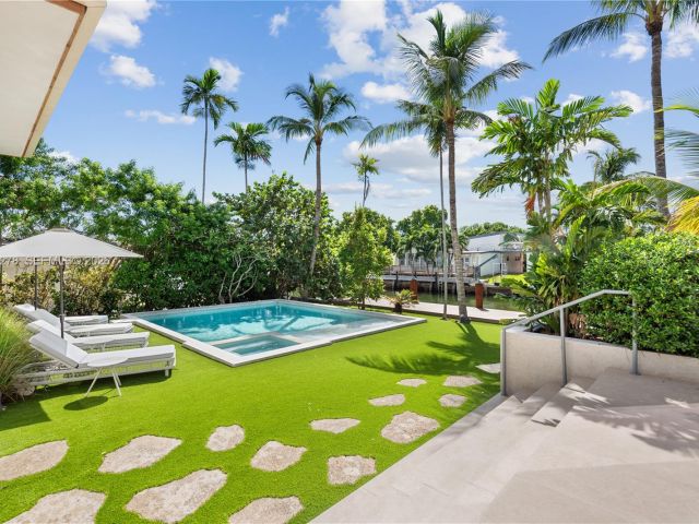 Дом в аренду по адресу 1200 NE 87th St - фото 7466175