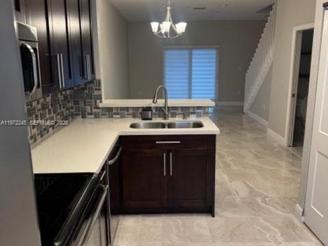 Дом в аренду по адресу 5650 NW 115th Ct 203 - фото 7484946