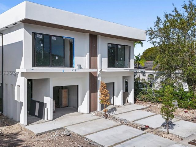 Продажа дома по адресу 13 SE 12th Ave - фото 7482305