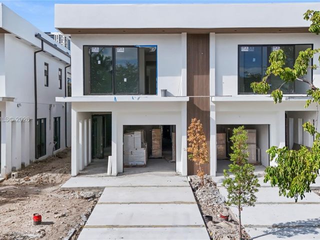 Продажа дома по адресу 13 SE 12th Ave - фото 7482306