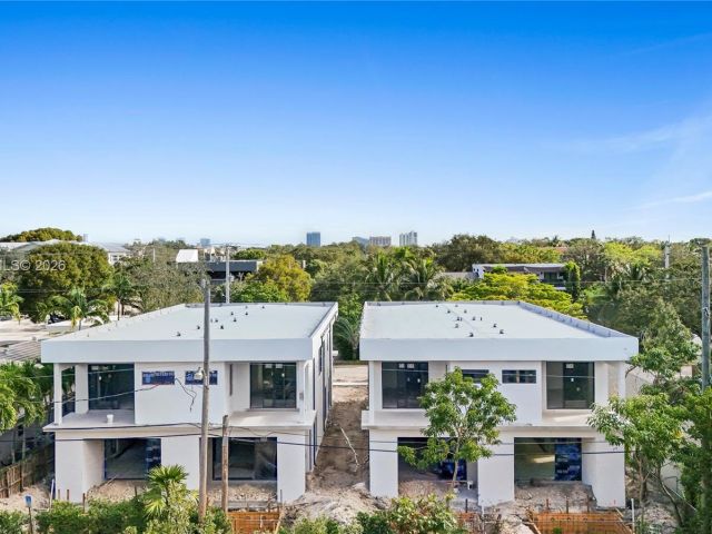 Продажа дома по адресу 13 SE 12th Ave - фото 7482308