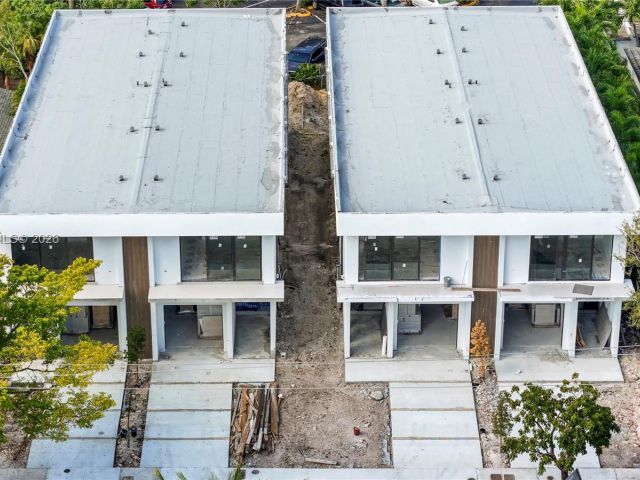 Продажа дома по адресу 13 SE 12th Ave - фото 7482309