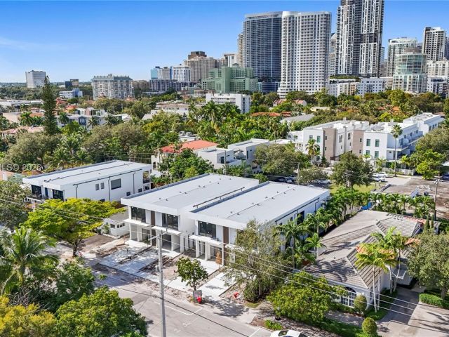 Продажа дома по адресу 13 SE 12th Ave - фото 7482312