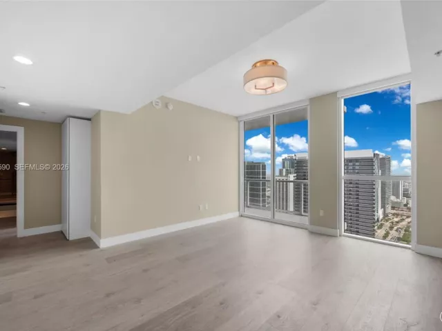 Продажа квартиры # - фото 7488804