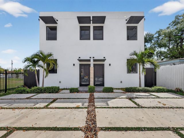 Продажа дома по адресу 4311 NW 32nd Ave - фото 7514980