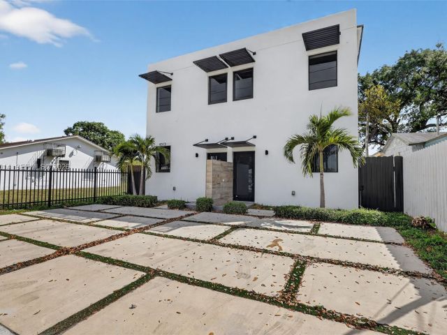 Продажа дома по адресу 4311 NW 32nd Ave - фото 7514986