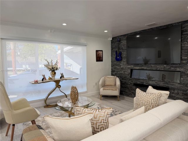 Дом в аренду по адресу 2250 NW 196th St n/a - фото 7479702