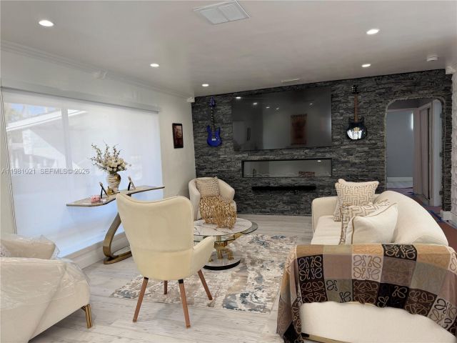 Дом в аренду по адресу 2250 NW 196th St n/a - фото 7479703