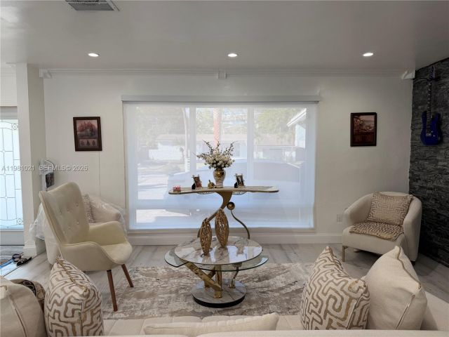 Дом в аренду по адресу 2250 NW 196th St n/a - фото 7479704