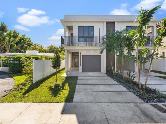 Дом в аренду по адресу 1410 NE 5th St A - фото 7482177