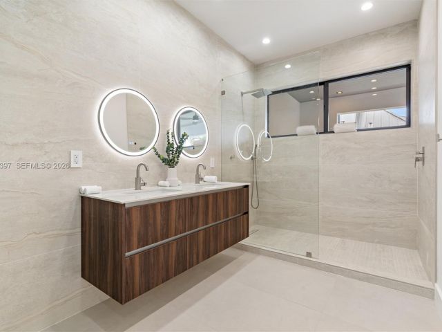 Дом в аренду по адресу 1410 NE 5th St A - фото 7482186