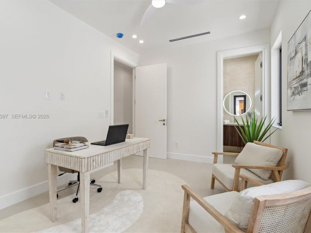 Дом в аренду по адресу 1410 NE 5th St A - фото 7482191