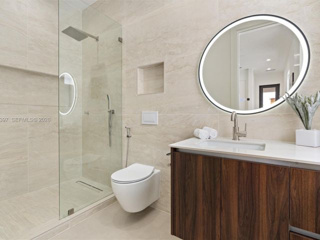 Дом в аренду по адресу 1410 NE 5th St A - фото 7482192