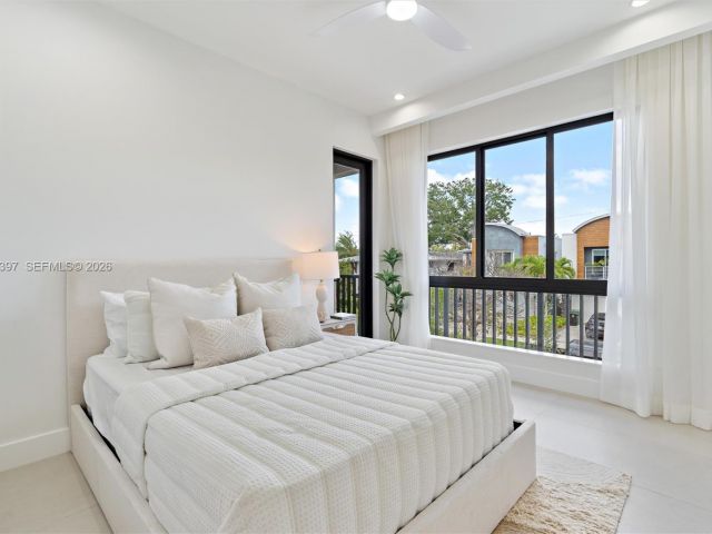 Дом в аренду по адресу 1410 NE 5th St A - фото 7482193