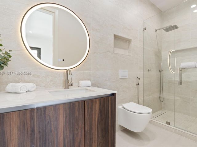 Дом в аренду по адресу 1410 NE 5th St A - фото 7482195