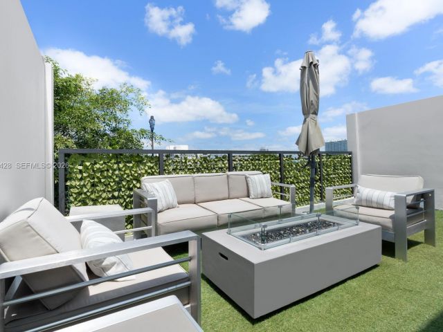 Продажа дома по адресу 1065 99th St - фото 7478044