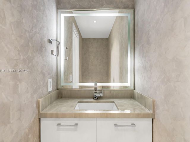 Продажа дома по адресу 1065 99th St - фото 7478053